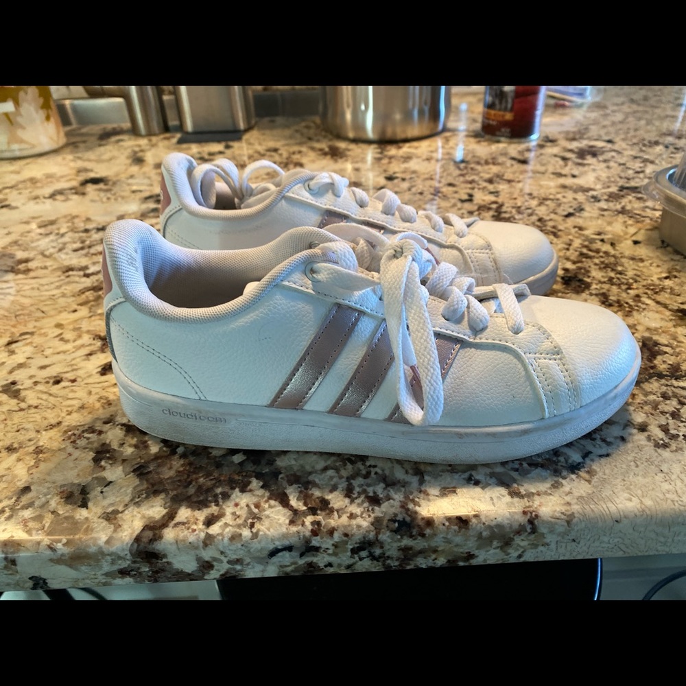 EUC Adidas